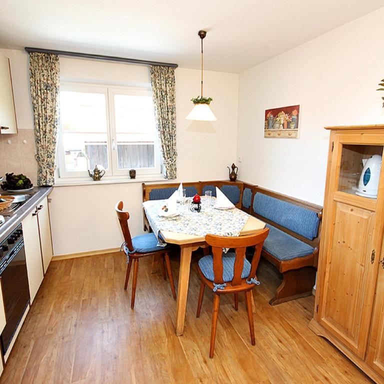 LANDHAUS Mayer - TOP-Ferienwohnungen - Apartment mit Balkon - 4