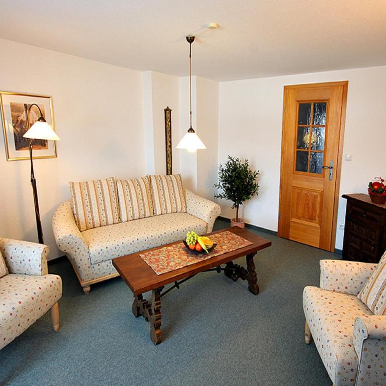 LANDHAUS Mayer - TOP-Ferienwohnungen - Apartment mit Balkon - 2