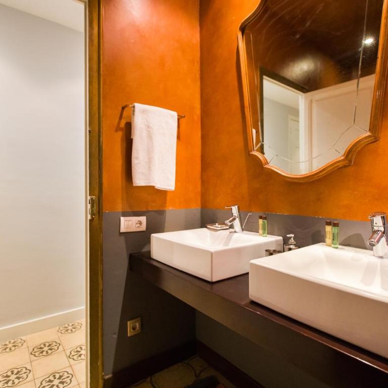 Barcelona 54 Apartment Rentals - Sagrada Familia Apartment for 6-9 people - 22