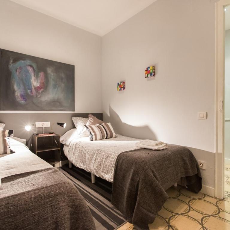 Barcelona 54 Apartment Rentals - Sagrada Familia Apartment for 6-9 people - 26