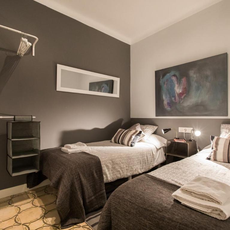 Barcelona 54 Apartment Rentals - Sagrada Familia Apartment for 6-9 people - 27