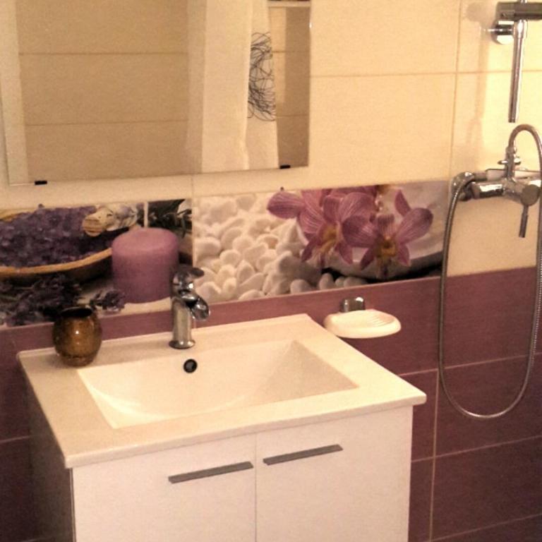 Apartment on Carrer Doctor Sapena - One-Bedroom Apartment - 10