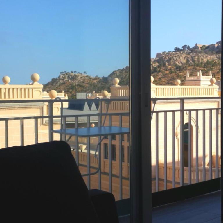 Apartment on Carrer Doctor Sapena - One-Bedroom Apartment - 4