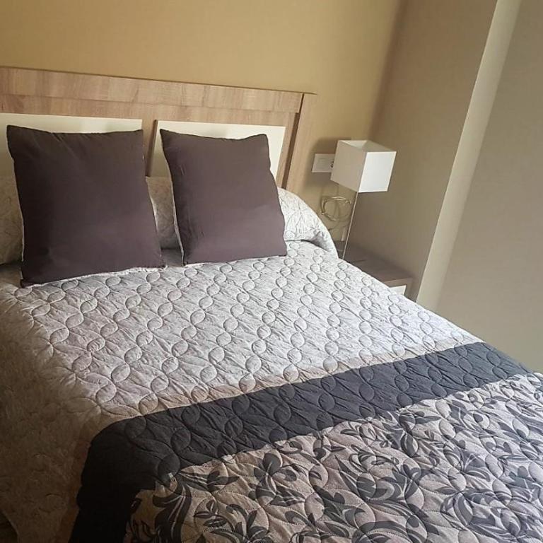 Hostal Tilos - Double or Twin Room - 17