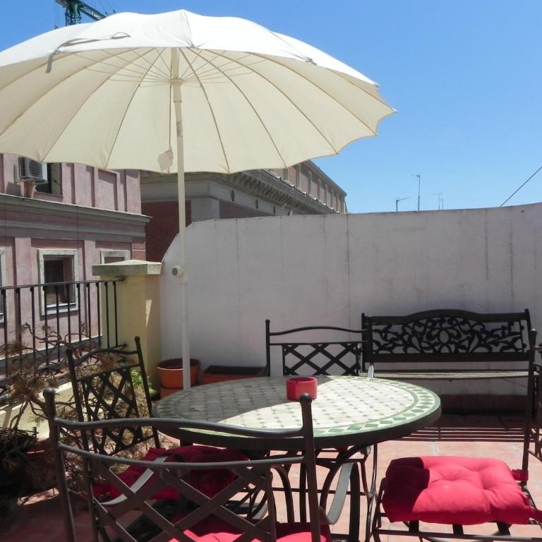 Spacious Penthouse with Large Terrace in Malasaña - Apartment with Terrace - 50