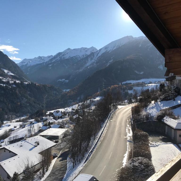 Hotel Pension Weiratherhof - Doppelzimmer mit eigenem Bad und Balkon - 4