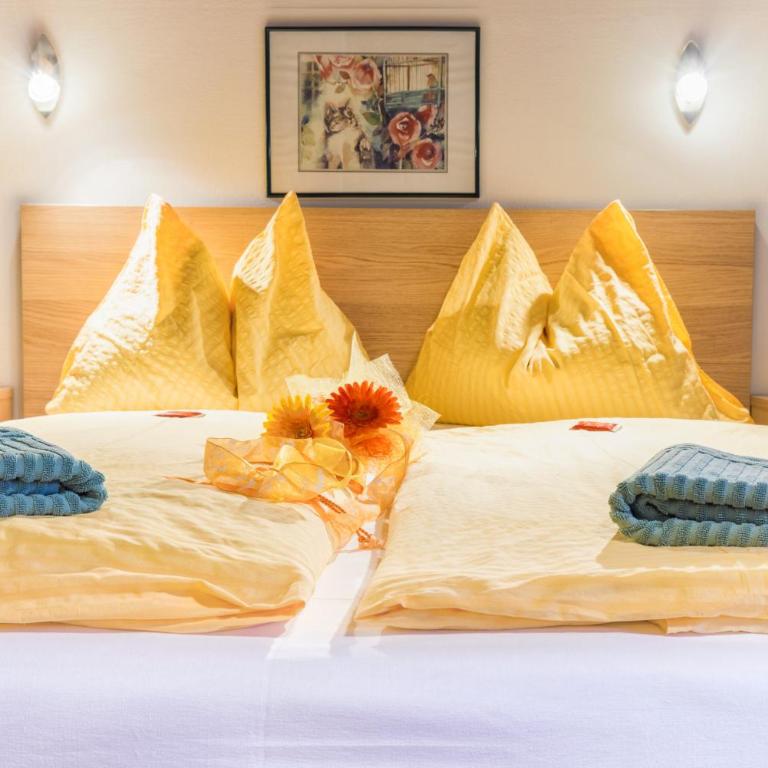 Naturpension Mühlhof - Doppelzimmer mit Gemeinschaftsbad und Balkon - 2