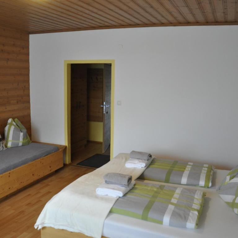 Haus Voithofer - Dreibettzimmer mit Bergblick - 4