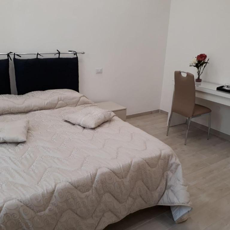 Rosa del Salento - Camera Matrimoniale con Bagno Privato - 1