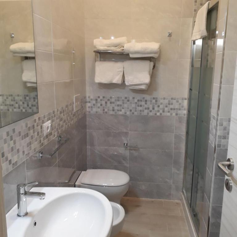 Rosa del Salento - Camera Matrimoniale con Bagno Privato - 9