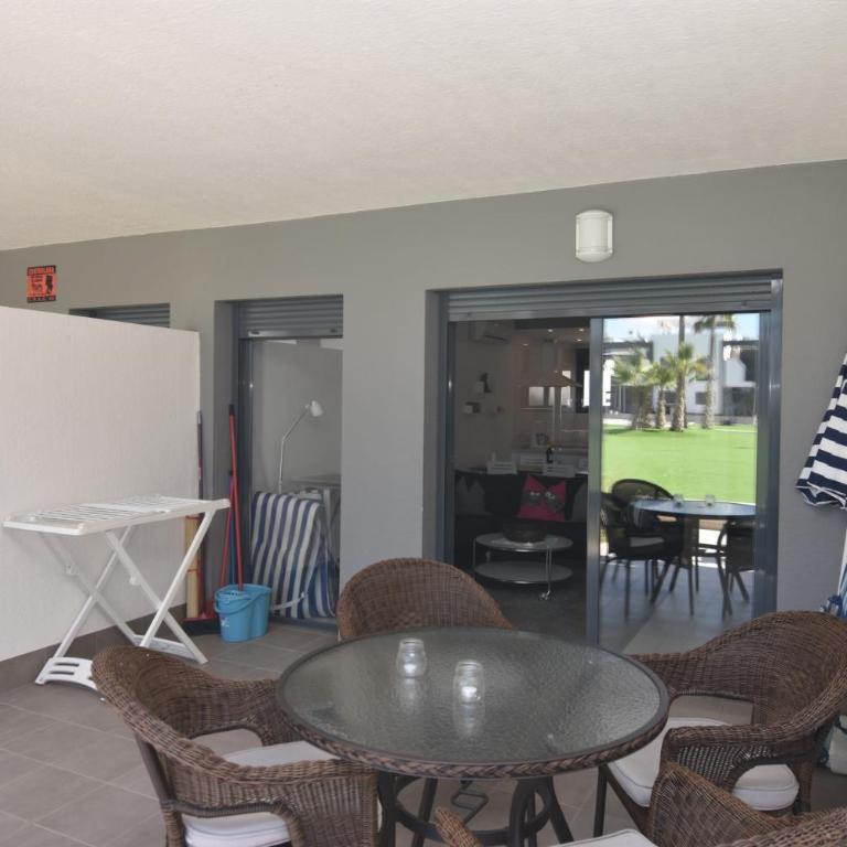 Oasis Beach V South facing pool view La Zenia - Apartamento con vistas a la piscina - 18