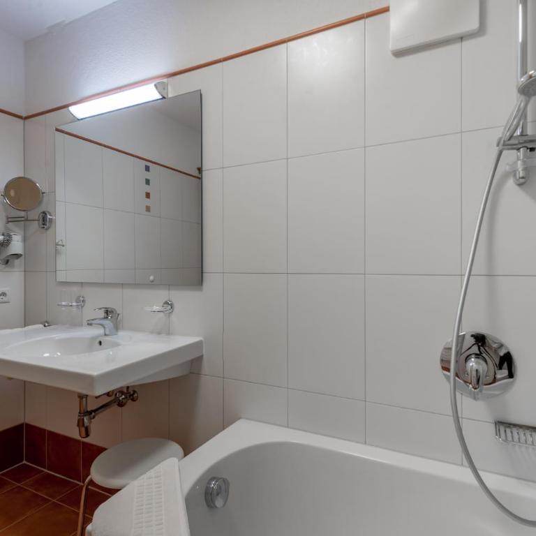 Landhaus Jenewein - Apartment mit 1 Schlafzimmer (2 Erwachsene) - 4