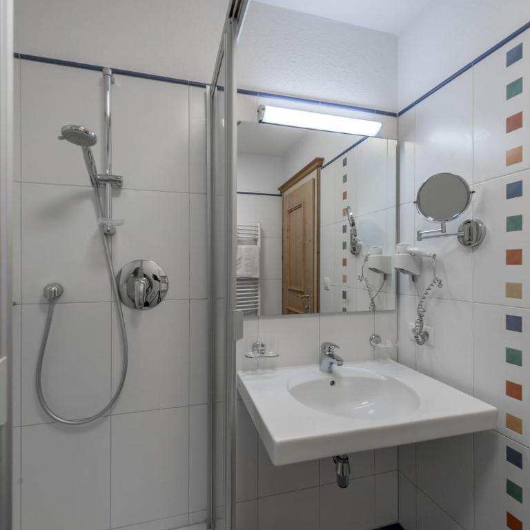 Landhaus Jenewein - Apartment mit 3 Schlafzimmern (6 Erwachsene) - 8
