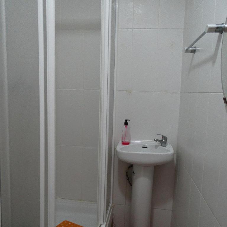 Pensión Teruel - Habitación Doble con balcón - 7