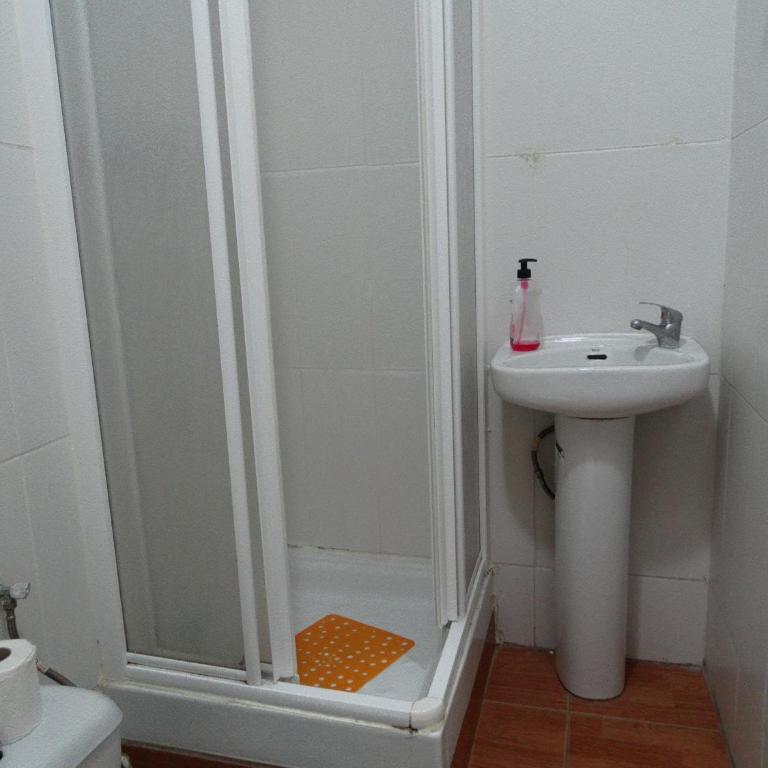 Pensión Teruel - Habitación Doble con balcón - 8
