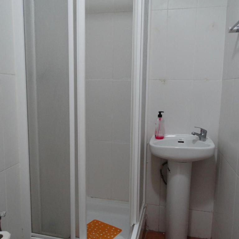 Pensión Teruel - Habitación Doble con balcón - 11