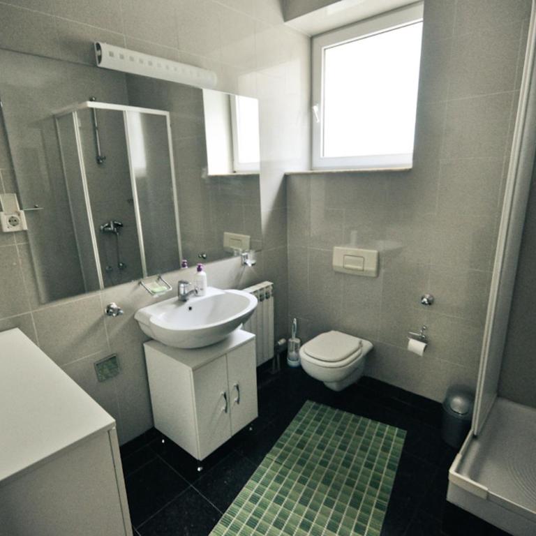 Villa Old Town - Dvokrevetna Soba sa Bračnim Krevetom - Potkrovlje - 6