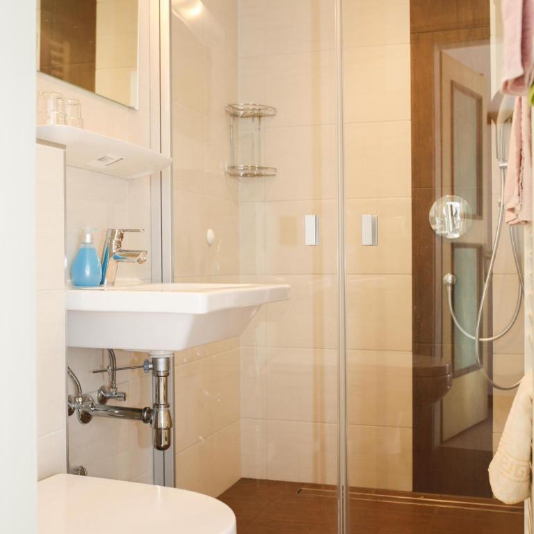 Hotel Sonnenhof - bed & breakfast & appartements - Einzelzimmer mit Balkon - 2