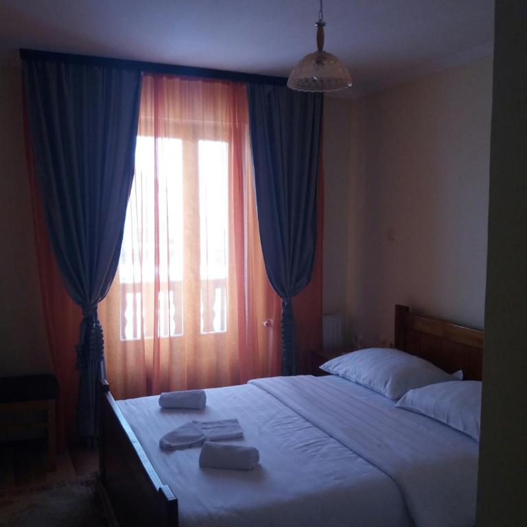 Motel Restoran Gurman - Dvokrevetna Soba sa Bračnim Krevetom i Sopstvenim Kupatilom - 7