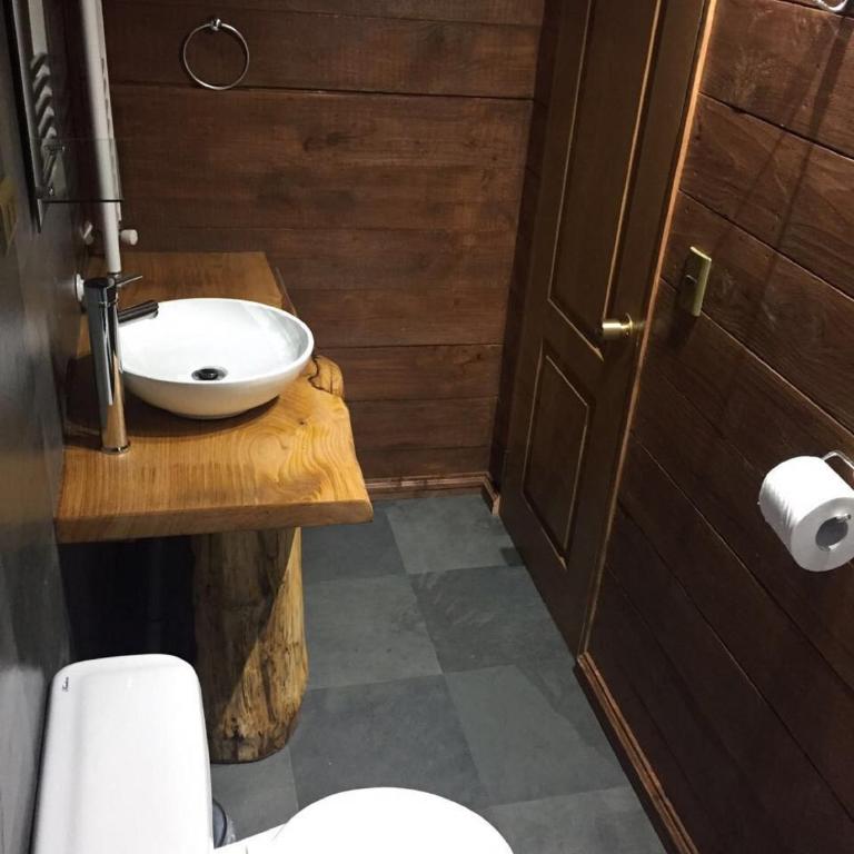 Hostal el Nogal Pucón - Habitación Familiar con baño privado - 9
