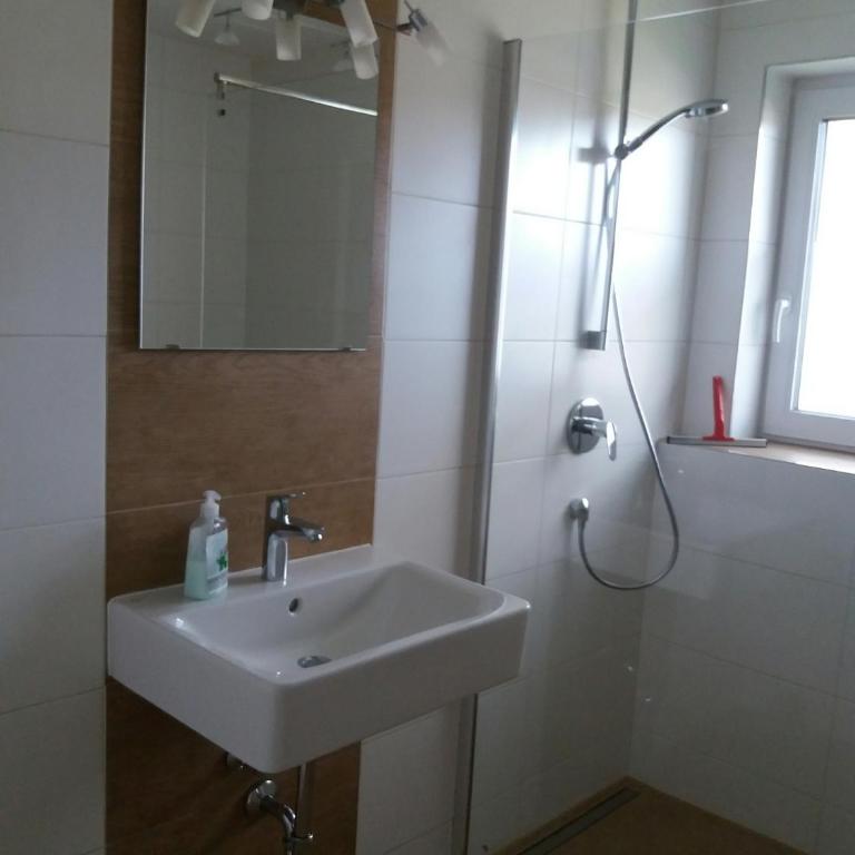 Maisonette Apartment DHH Zugspitzblick mit eigenem Garten - Maisonette-Apartment - 32