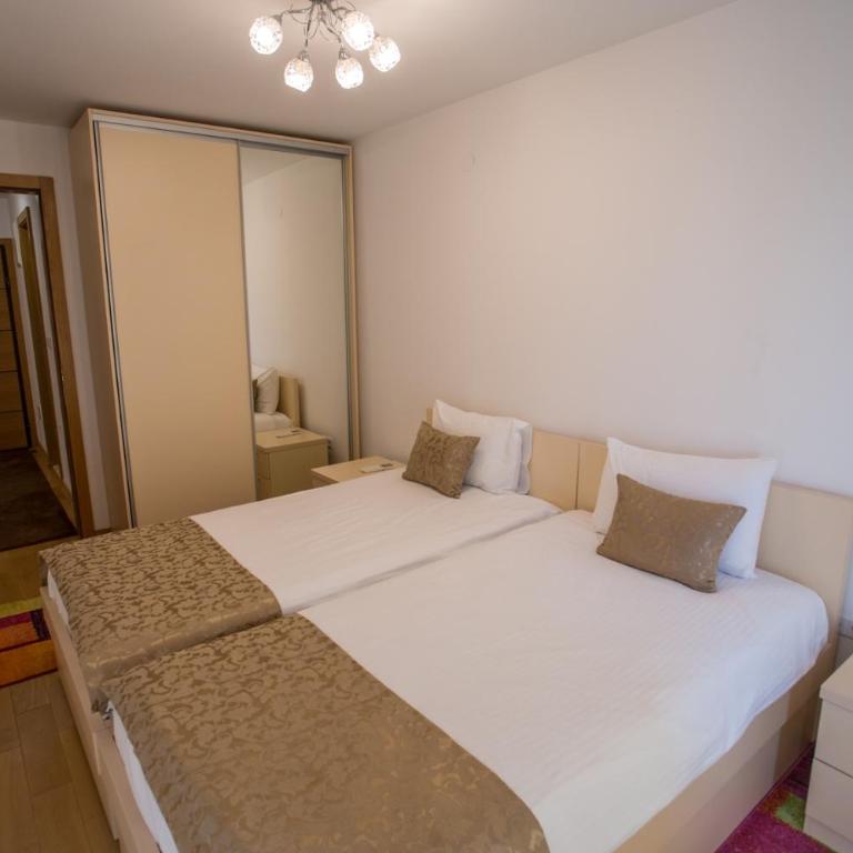 VIP Apartments - Apartman sa 2 Spavaće Sobe i Pogledom na Planinu i Reku - 5