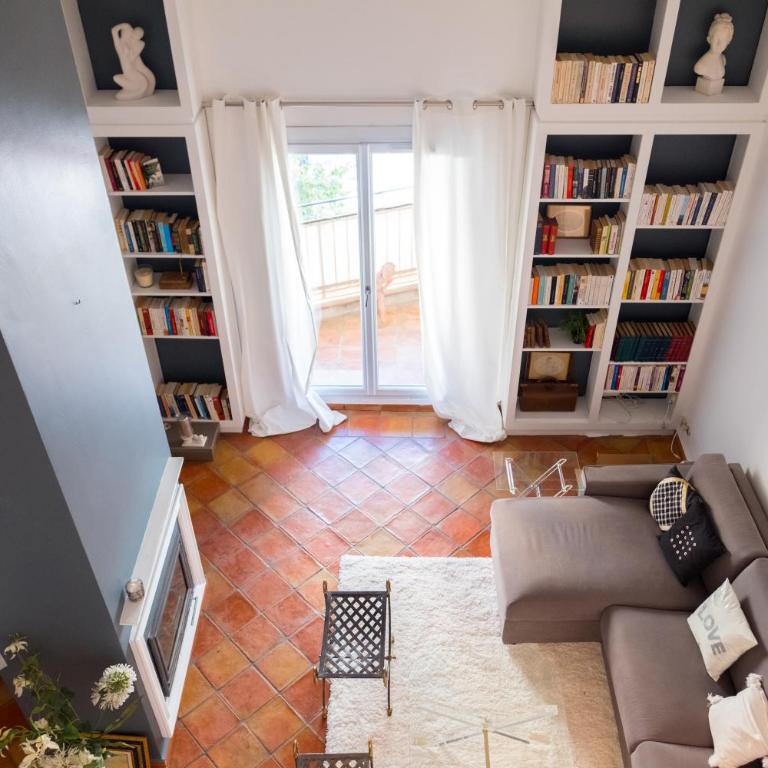 Perrine Duplex - Apartment - Split Level With 2 Bathrooms - 1