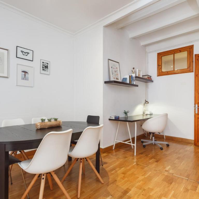 Flateli Aribau - Three-Bedroom Apartment - 4