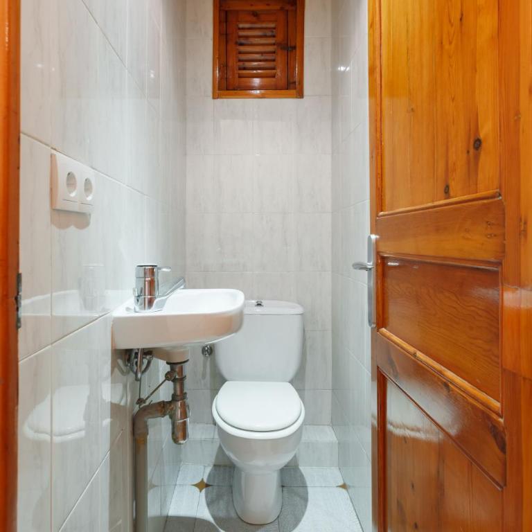 Flateli Aribau - Three-Bedroom Apartment - 16