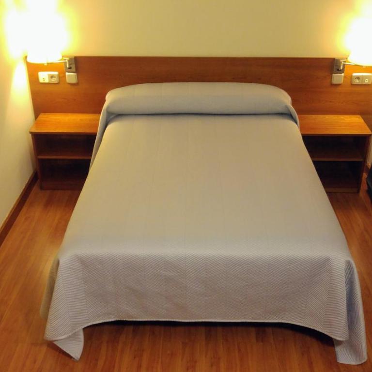 Hostal Prada Borges - Habitación Doble con baño privado - 14