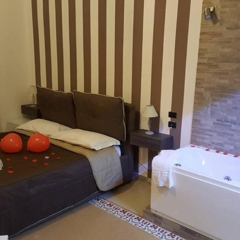 Alba Camere - Suite Deluxe con Vasca Idromassaggio - 39