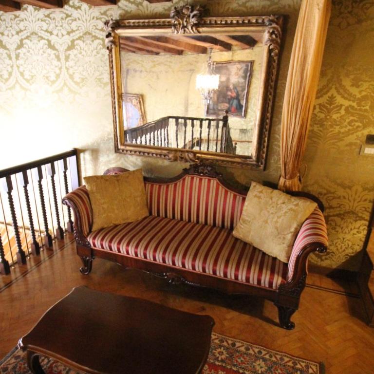 Hotel Palazzo Abadessa - Suite con Vista Canale - 5