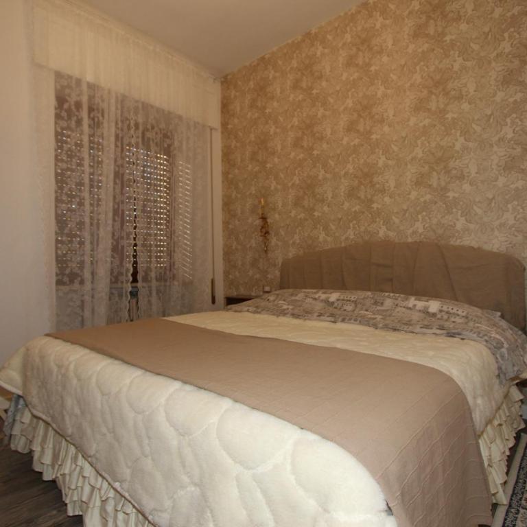 Romeo & Juliet Non-Hotel - Superior Queen Room with Shared Bathroom - 13