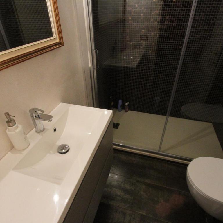 Romeo & Juliet Non-Hotel - Superior Triple Room with Private Bathroom - 23
