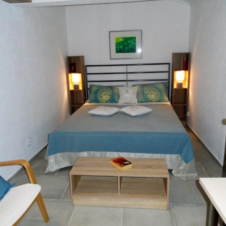 Apartments Mirian - Comfort Two-Bedroom Apartment with Sea View - 2