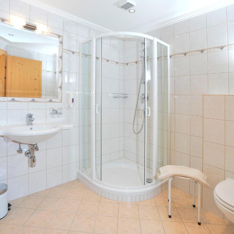 Pension und Apartments Landhaus Marie - Doppelzimmer mit Balkon - 4