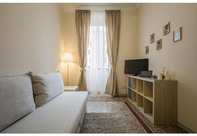 EMI House Re di Roma, Appartamento con 3 camere da letto, 80 mq - Casa con 2 Camere da Letto - 45