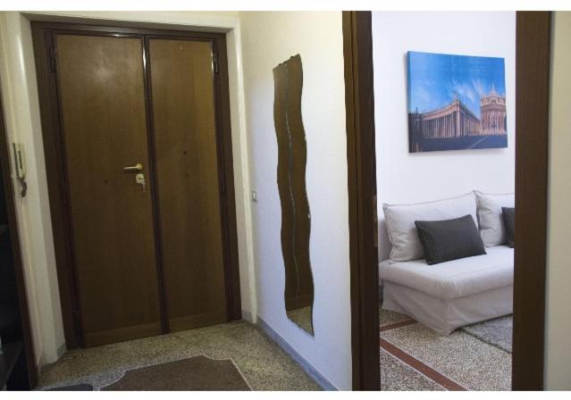 EMI House Re di Roma, Appartamento con 3 camere da letto, 80 mq - Casa con 2 Camere da Letto - 55