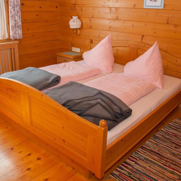 BIO-Bergbauernhof Ederhias - Doppel-/Zweibettzimmer mit Bergblick - 2
