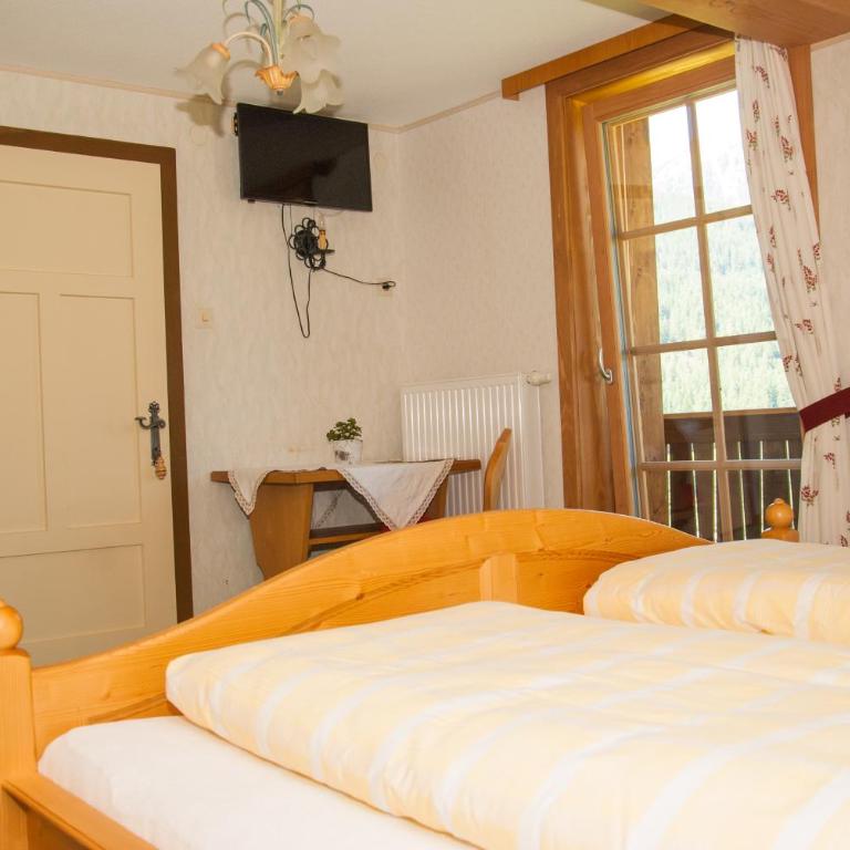 BIO-Bergbauernhof Ederhias - Doppelzimmer mit Bergblick - 2