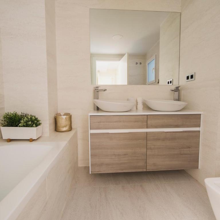 HQ Rooms Apartments San Vicente - Two-Bedroom Apartment - 11