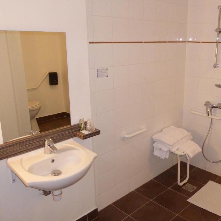 Hôtel Le Cosy Blois Villebarou - Chambre Lits Jumeaux - Accessible aux Personnes à Mobilité Réduite - 22 m2 - 2