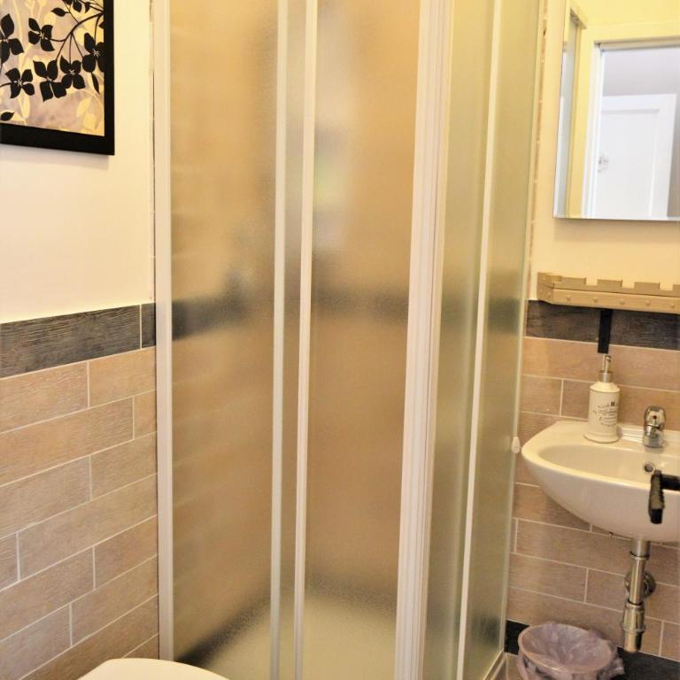 Salerno Al Golfo B&B - Camera Matrimoniale con Bagno Privato - 7
