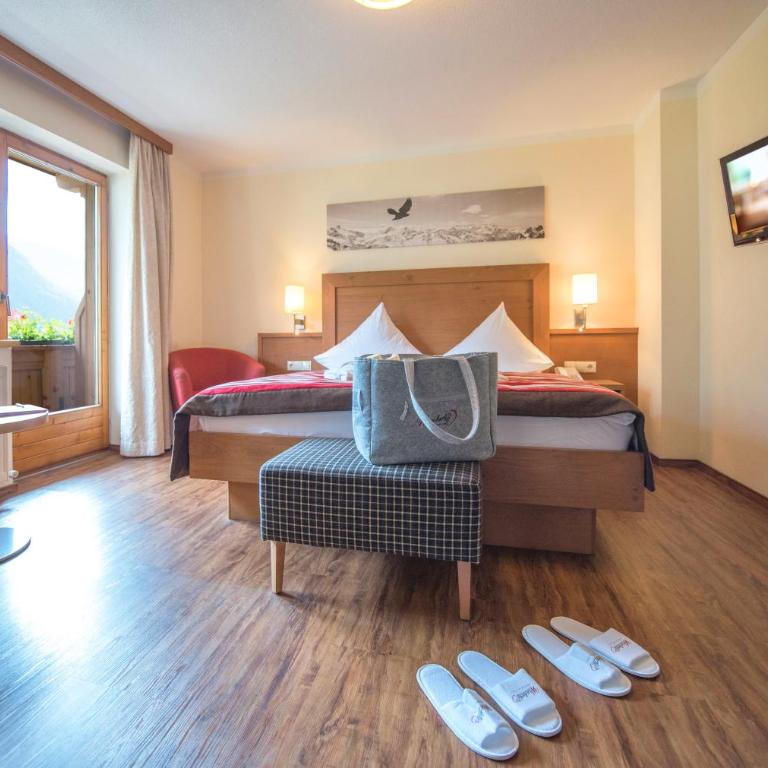 Hotel Wöscherhof - 4 Sterne Superior - Standard Doppelzimmer „OANFOCH _ DAHUAM“ mit Balkon - 2