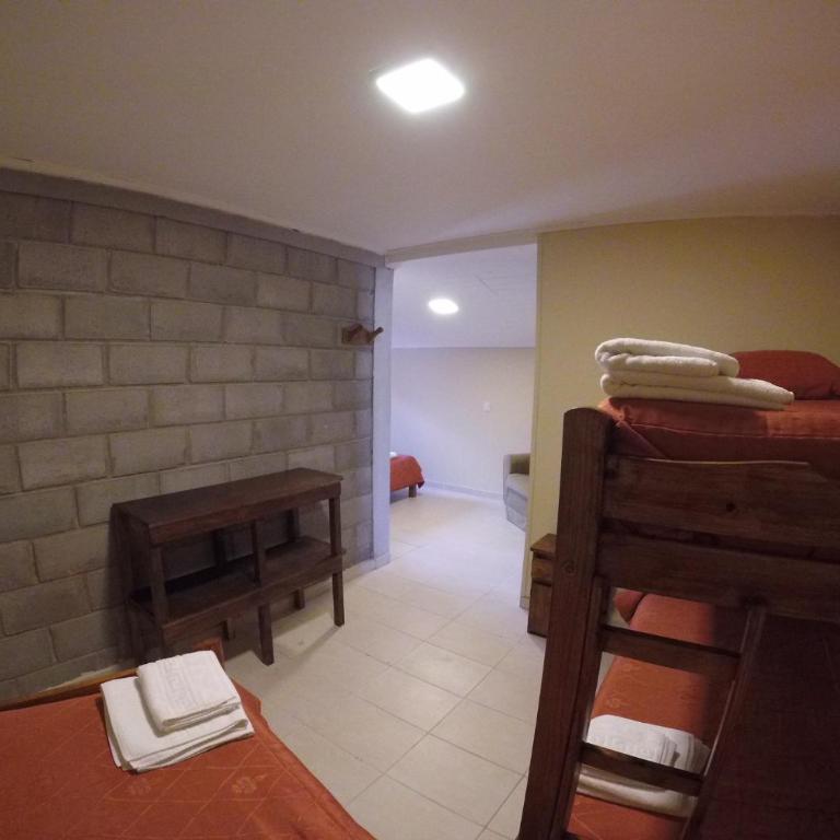 Hostel Los Pioneros - Habitación Familiar Estándar - 3