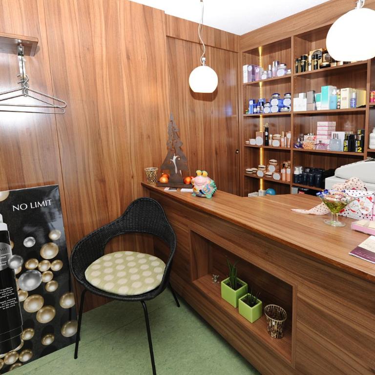 Haus Ganeu - Apartment mit Balkon - 13