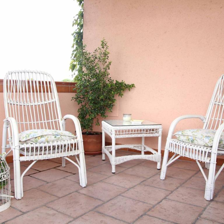 HB Le suites del Giardino - King Room with Pool View - 5