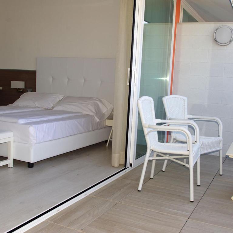 Grand Hotel Esplanada - Deluxe Double Room with Side Sea View - 1