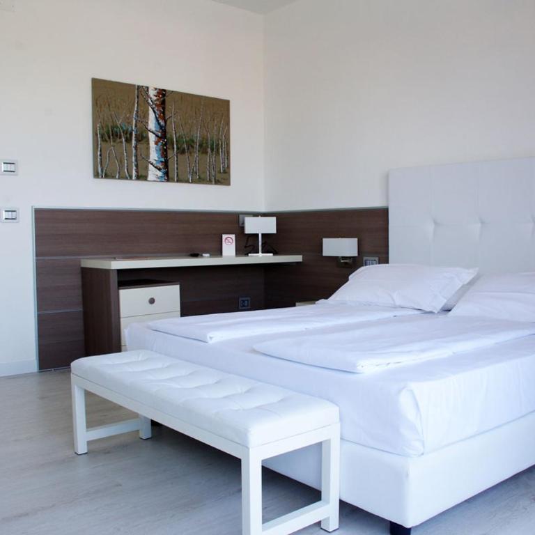 Grand Hotel Esplanada - Deluxe Double Room with Side Sea View - 3