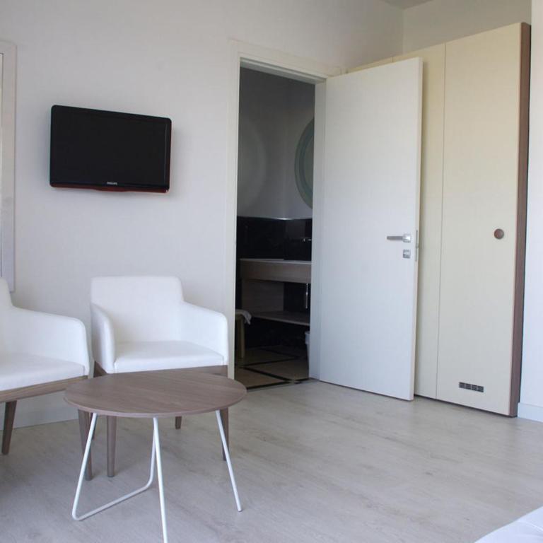 Grand Hotel Esplanada - Deluxe Double Room with Side Sea View - 4